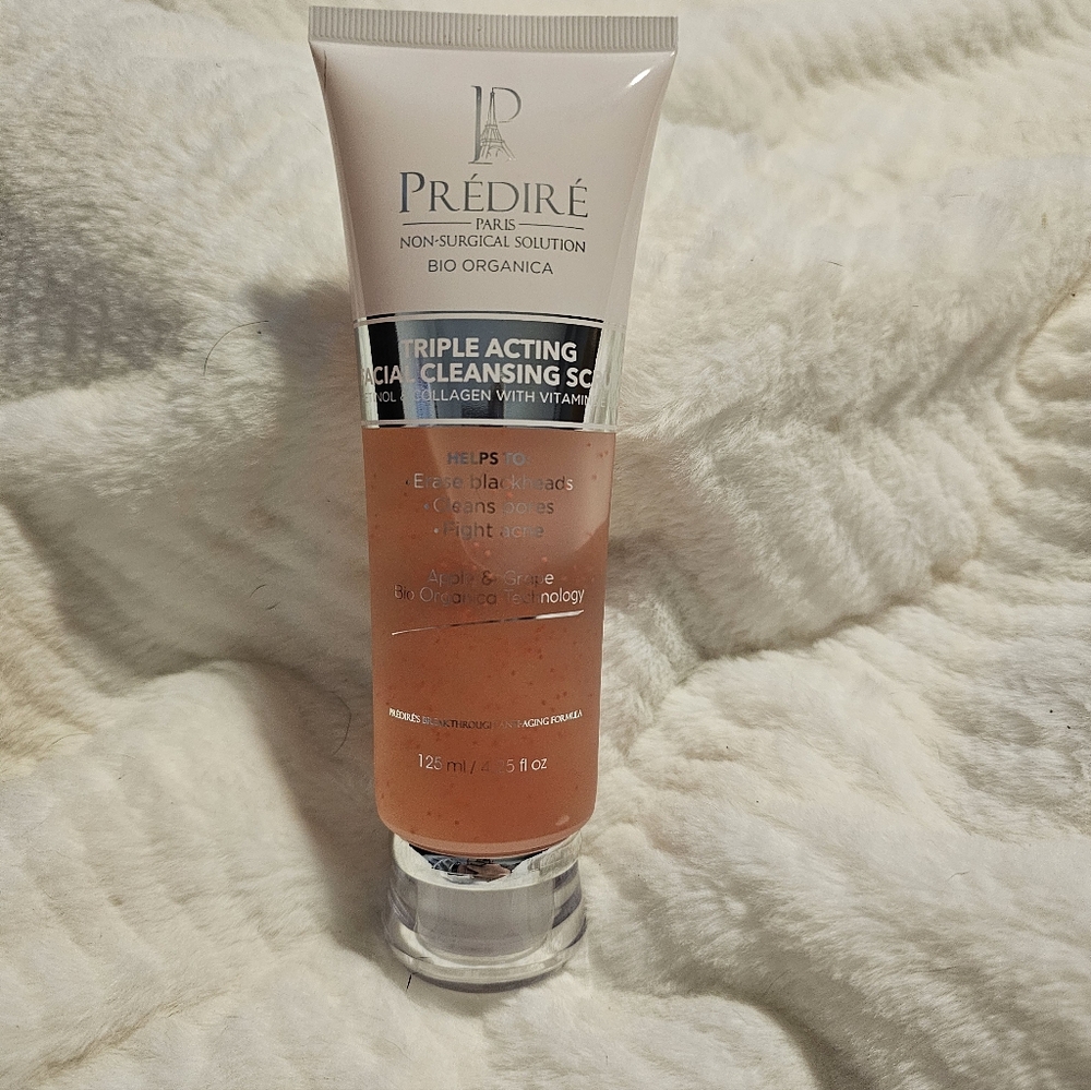 Triple Acting Facial Cleansing Scrub Powered by Bio Organica Collagen Technology